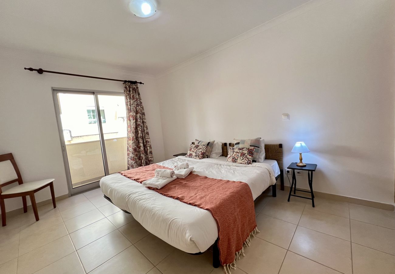 Apartment in Monte Gordo - MONTE GORDO BEACH OCEAN VIEW 5 by HOMING