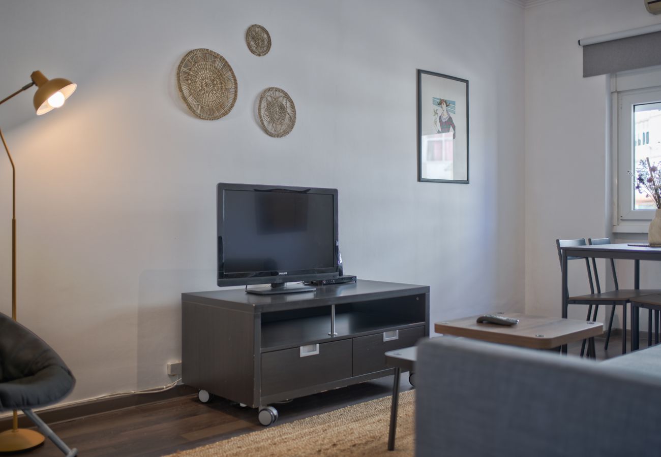 Apartment in Lisbon - AJUDA TYPICAL by HOMING