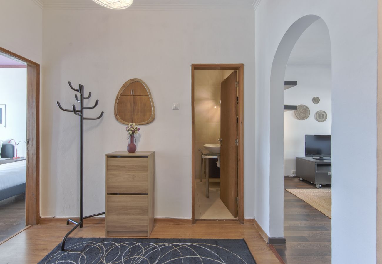 Apartment in Lisbon - AJUDA TYPICAL by HOMING