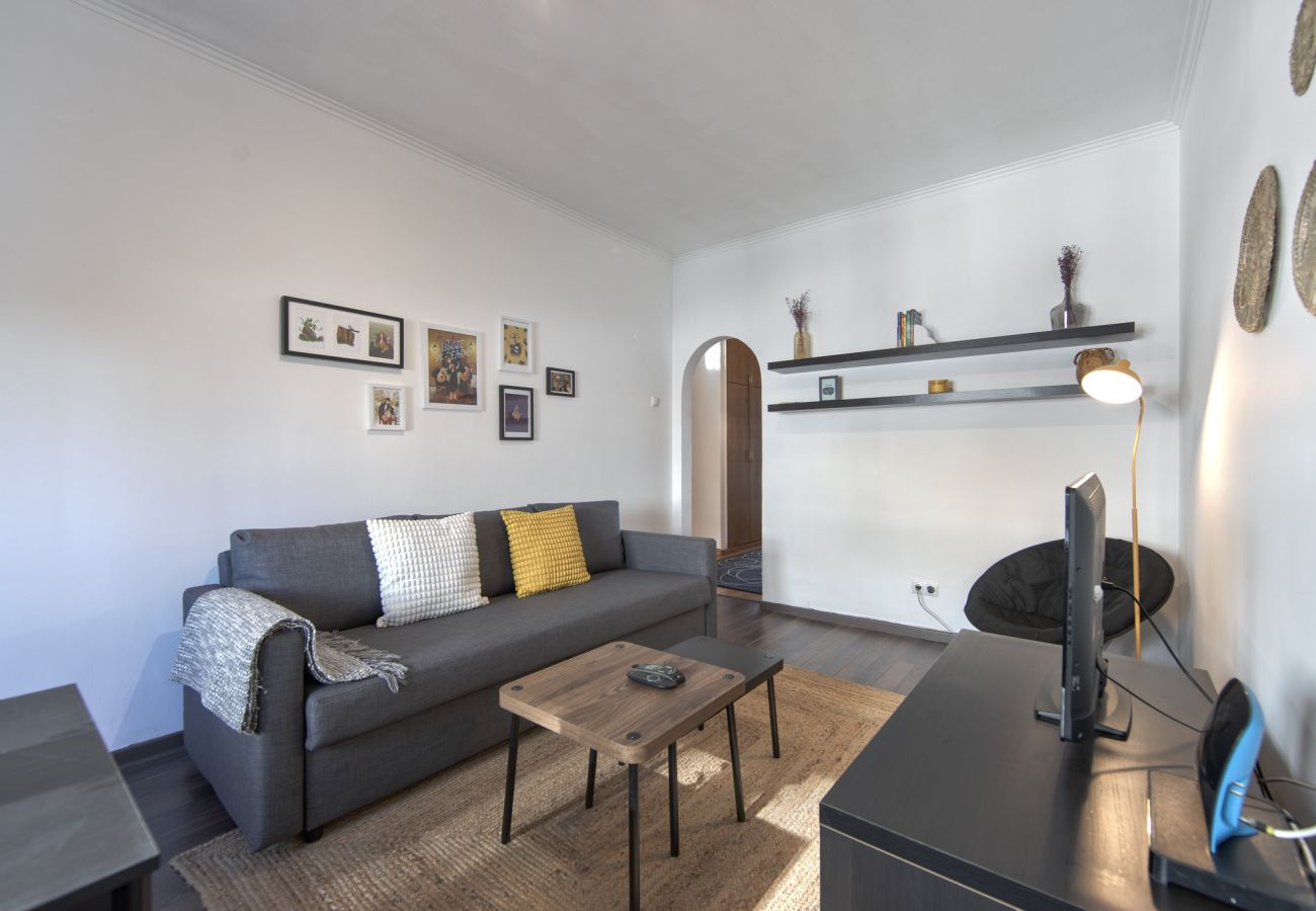 Apartment in Lisbon - AJUDA TYPICAL by HOMING