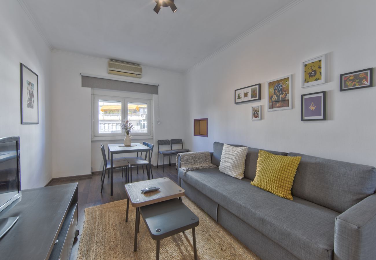 Apartment in Lisbon - AJUDA TYPICAL by HOMING