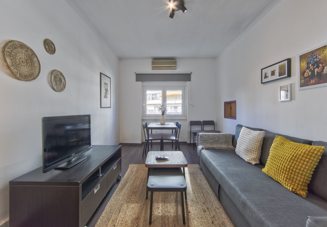 Apartment in Lisbon - AJUDA TYPICAL by HOMING