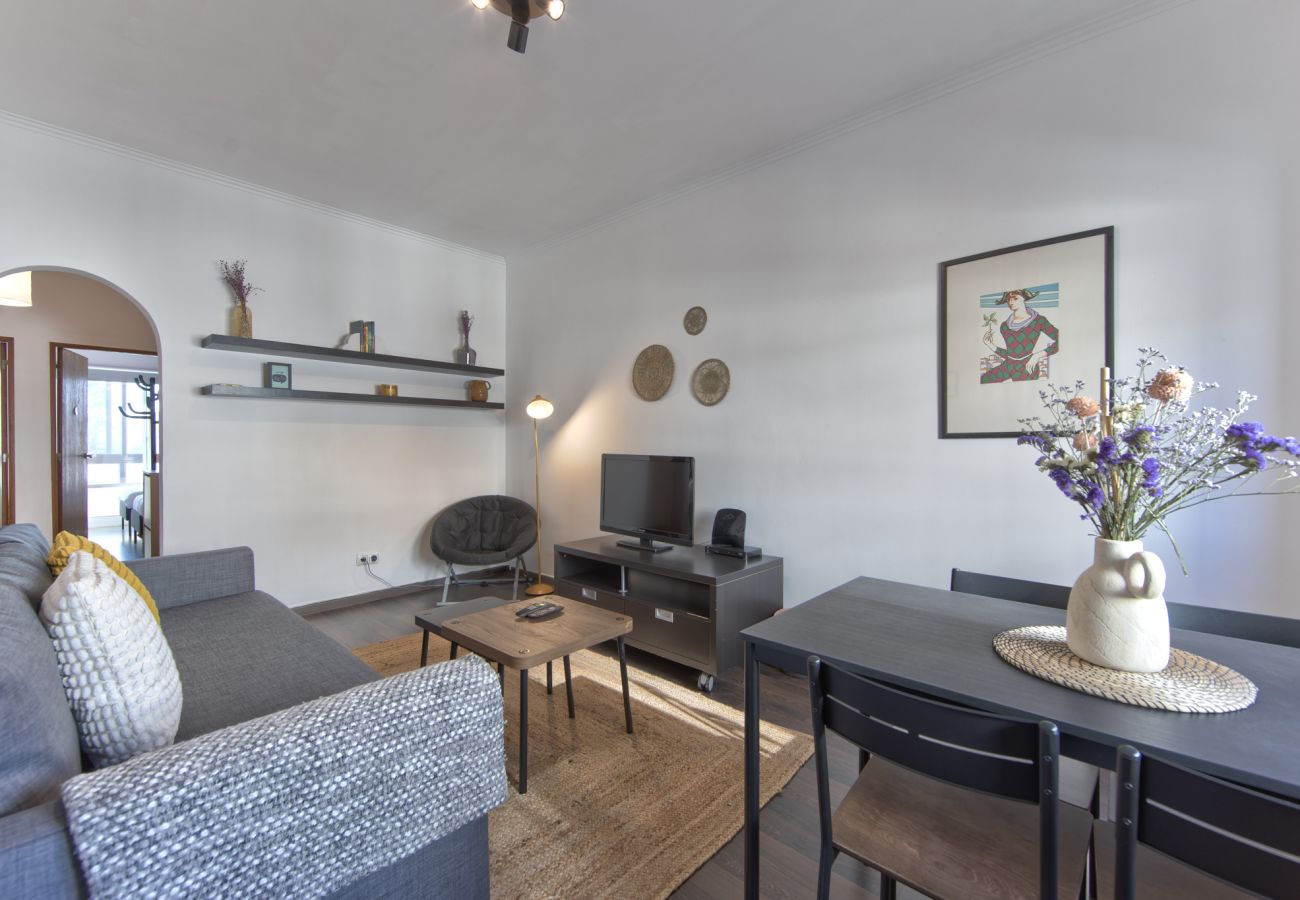 Apartment in Lisbon - AJUDA TYPICAL by HOMING