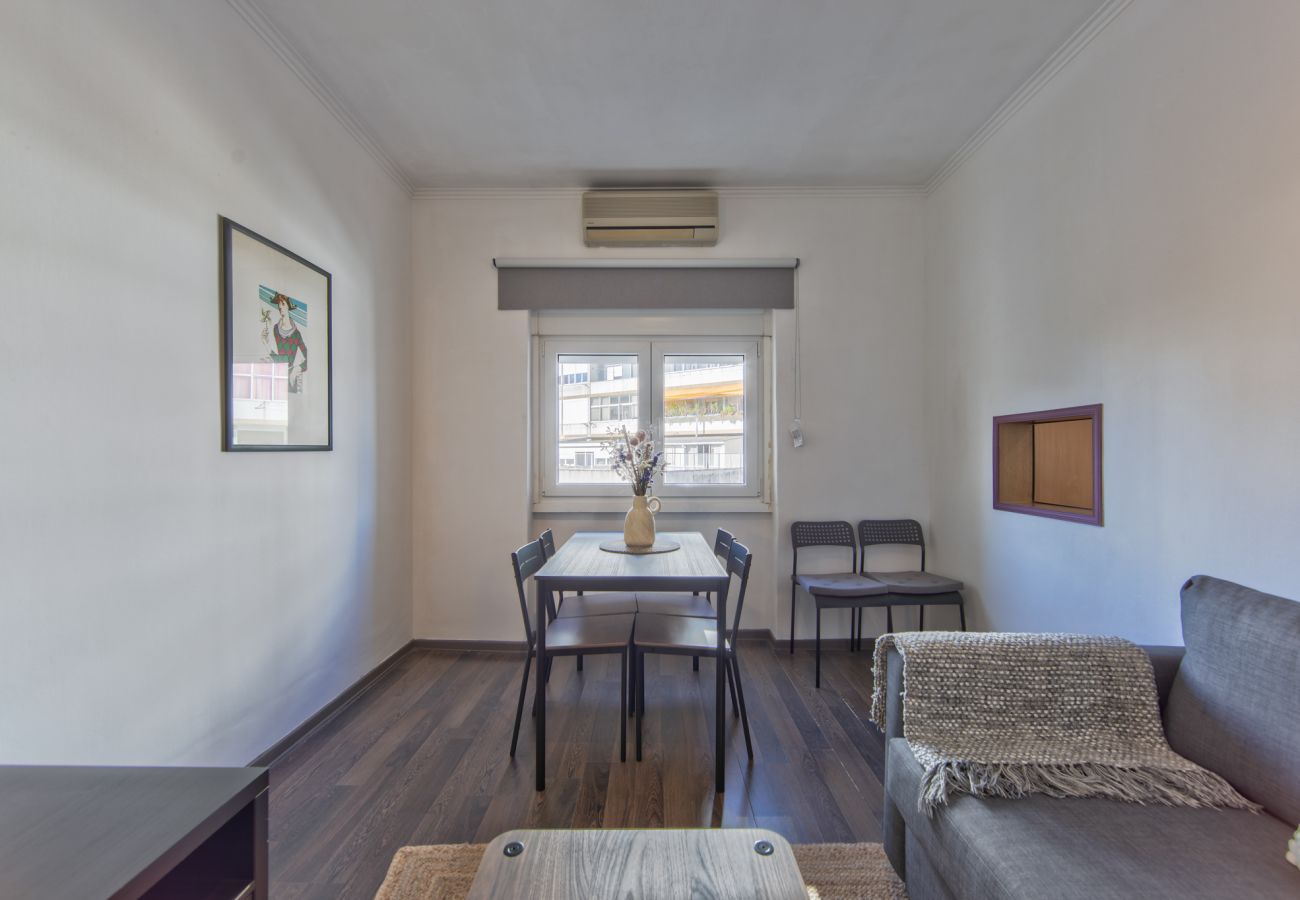 Apartment in Lisbon - AJUDA TYPICAL by HOMING