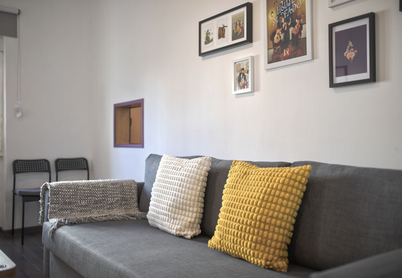 Apartment in Lisbon - AJUDA TYPICAL by HOMING