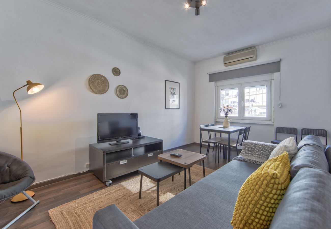 Apartment in Lisbon - AJUDA TYPICAL by HOMING