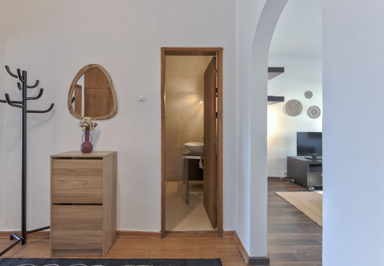 Apartment in Lisbon - AJUDA TYPICAL by HOMING