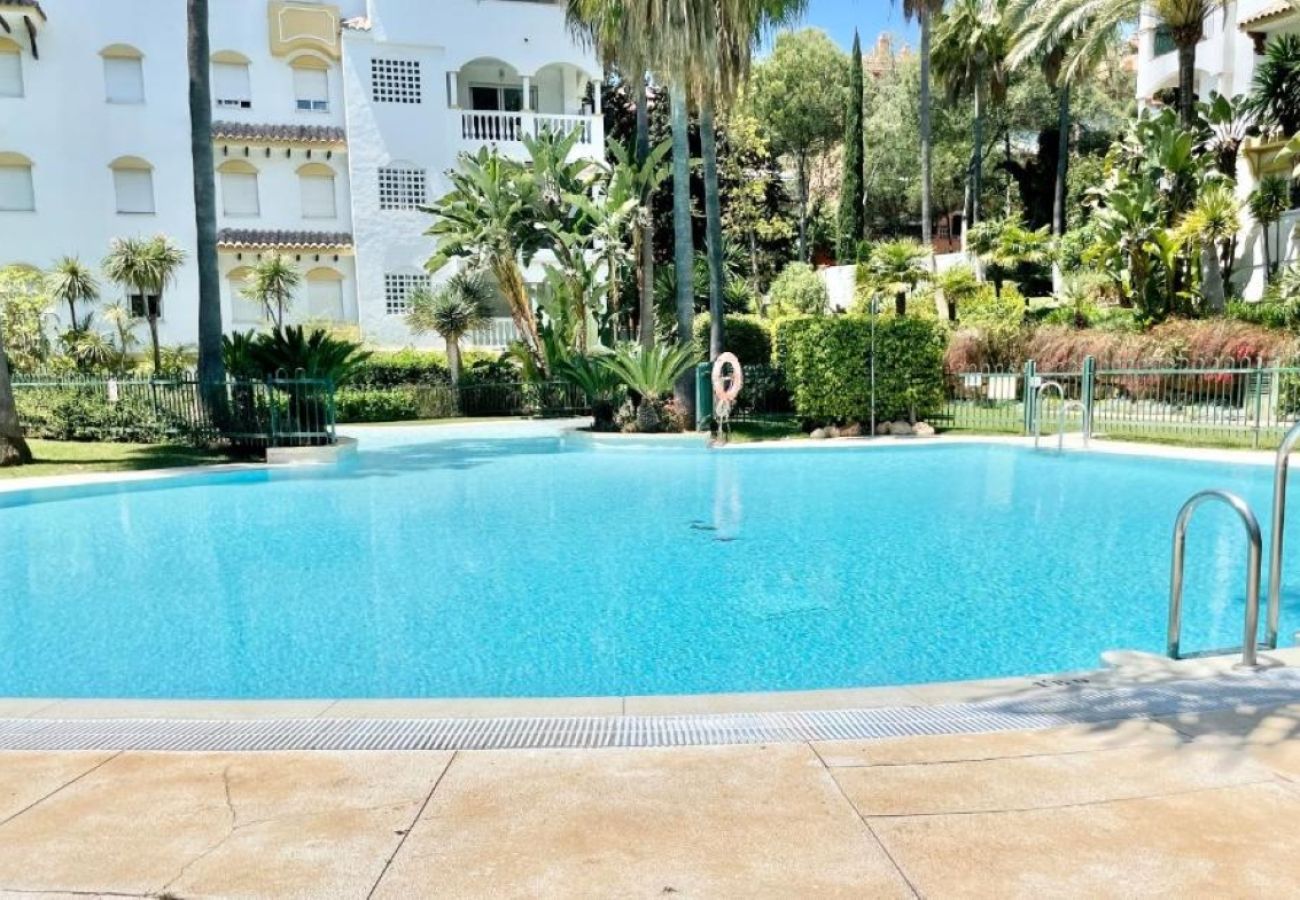 Apartment in Marbella - MARBELLA MILLA DE ORO w POOL & GARDEN by HOMING