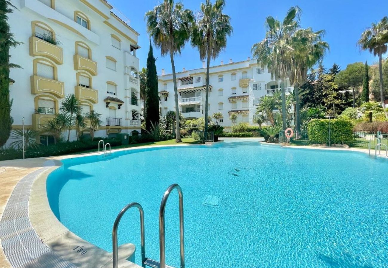 Apartment in Marbella - MARBELLA MILLA DE ORO w POOL & GARDEN by HOMING