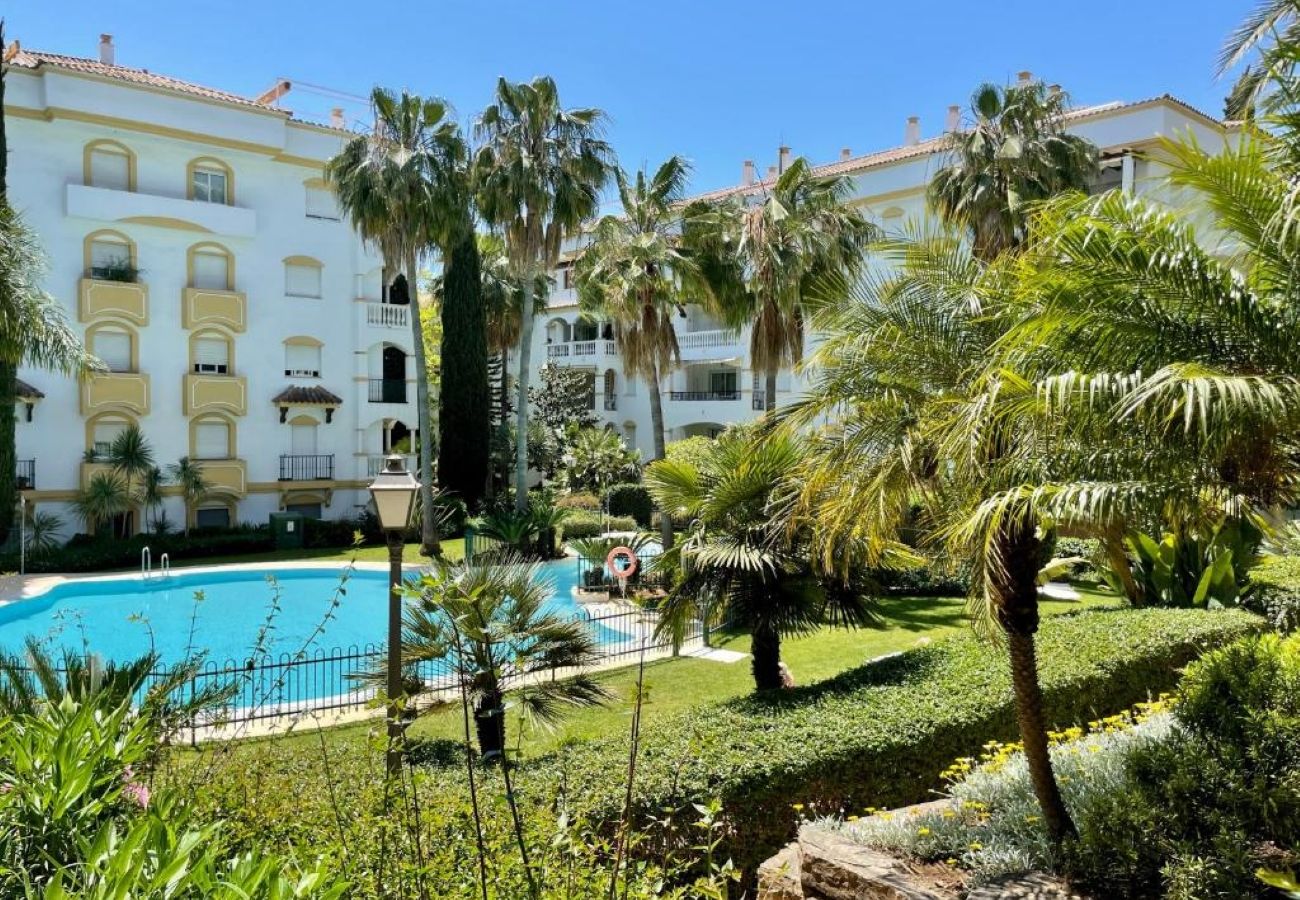 Apartment in Marbella - MARBELLA MILLA DE ORO w POOL & GARDEN by HOMING