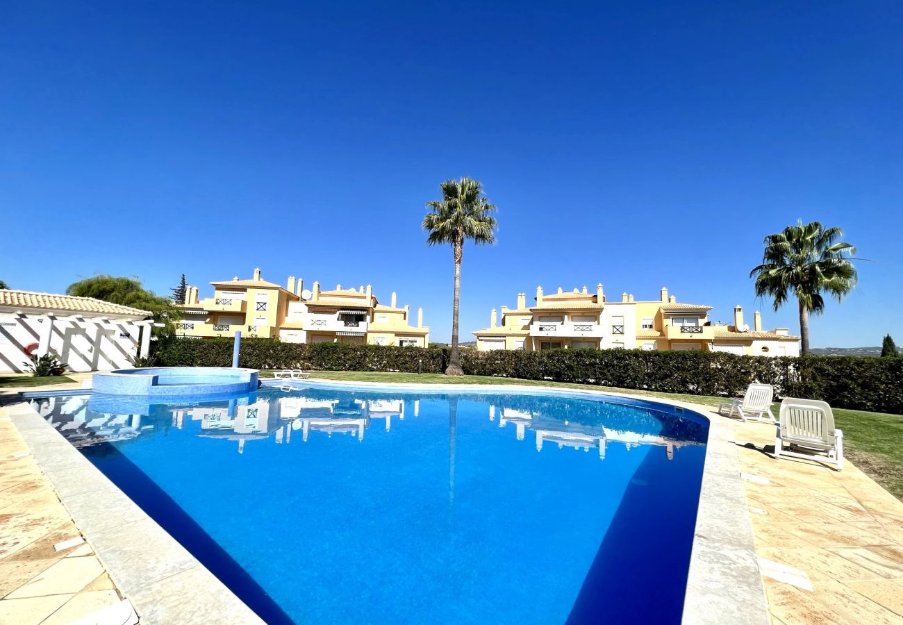 Apartamento en Albufeira - ALBUFEIRA VALLEY 1 WITH POOL by HOMING