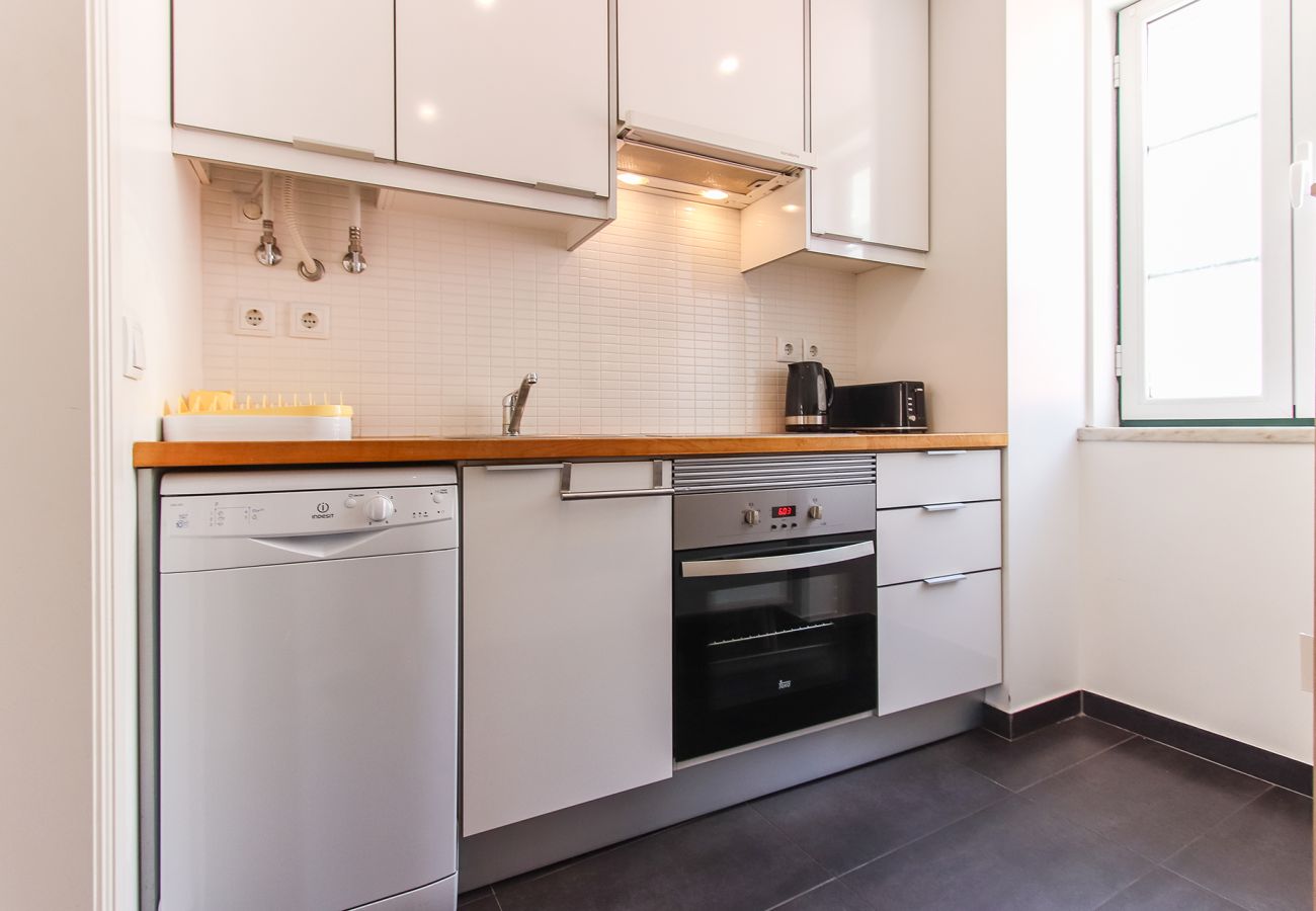 Apartamento en Lisboa ciudad - TYPICAL MADRAGOA by HOMING